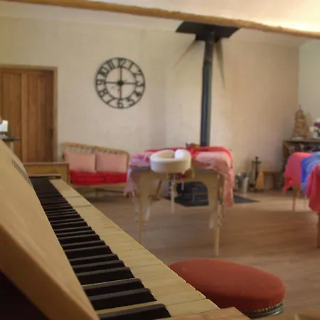 Apartment Les Gites Du Fesquet - Agreable T2 Independant Dans Cadre Calme Et Verdoyant *