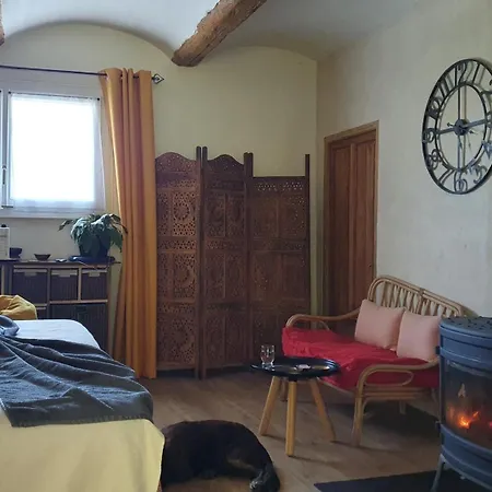 Les Gites Du Fesquet - Agreable T2 Independant Dans Cadre Calme Et Verdoyant * Cazilhac (Herault)