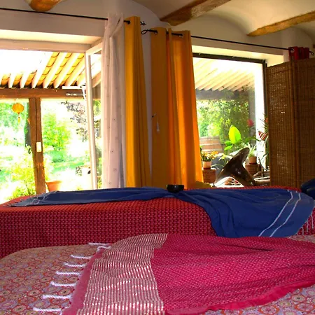 Les Gites Du Fesquet - Agreable T2 Independant Dans Cadre Calme Et Verdoyant Apartment *