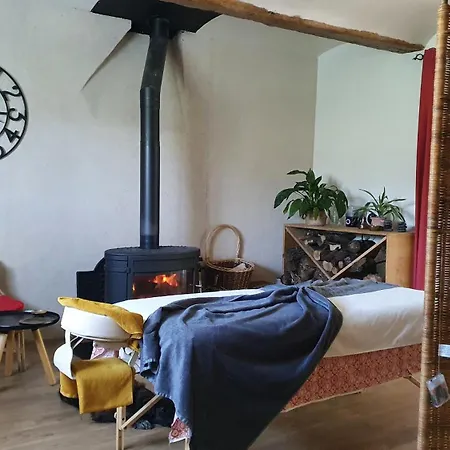 Apartment Les Gites Du Fesquet - Agreable T2 Independant Dans Cadre Calme Et Verdoyant
