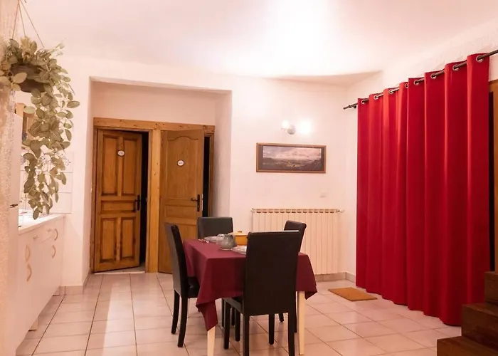 Appartement Les Du Fesquet - Agreable T2 Independant Dans Cadre Calme Et Verdoyant
