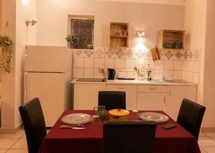 Les Du Fesquet - Agreable T2 Independant Dans Cadre Calme Et Verdoyant Appartement *