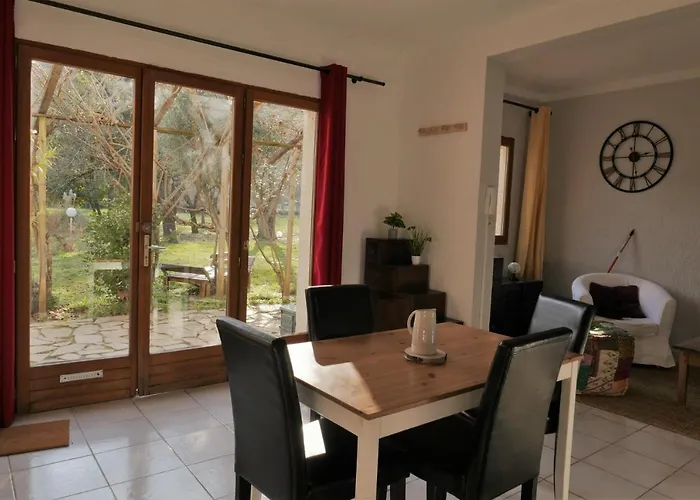 Apartament Les Du Fesquet - Agreable T2 Independant Dans Cadre Calme Et Verdoyant *
